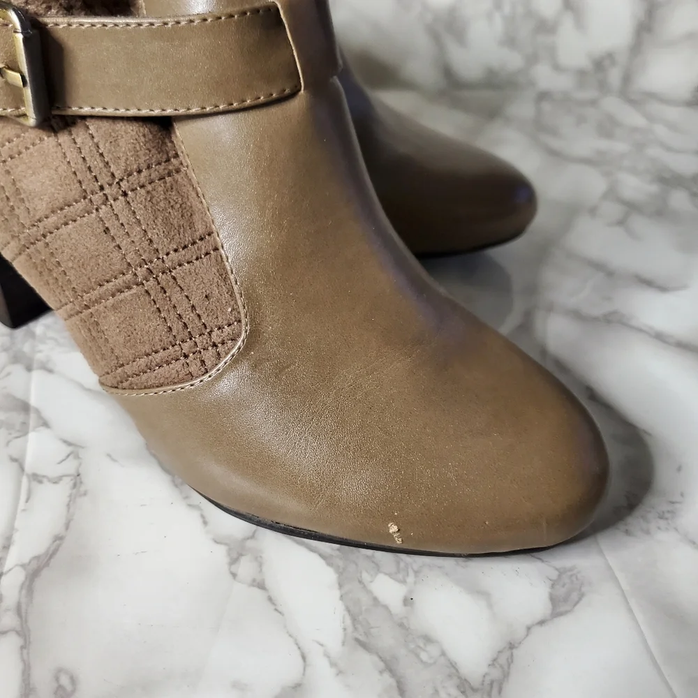 Naturalizer Truffle Taupe Ankle Booties Size 7.5